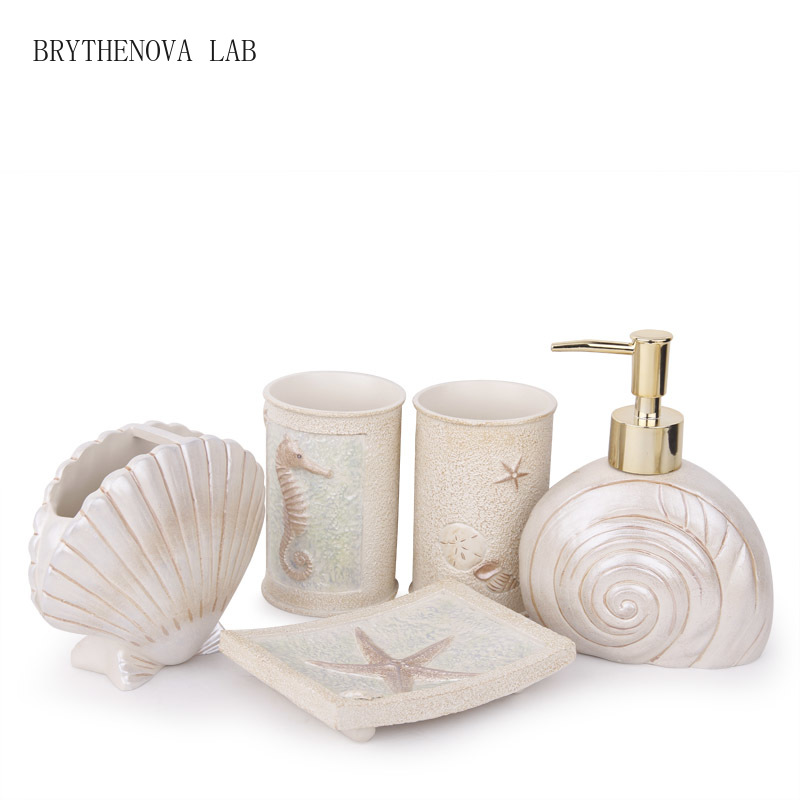Home Essentials Bathroom Accessories - 유럽 스타일 욕실 필수품: 북유럽 가정을